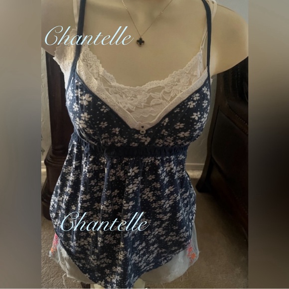 Y2K lace trim cami with adjustable straps ❣️ - Picture 9 of 11